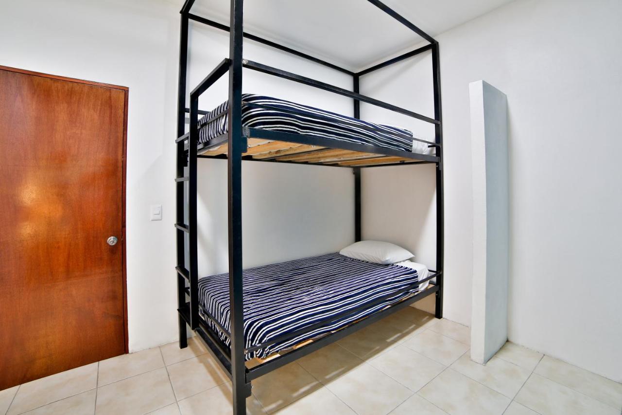 Hostal Ten To Ten بويرتو فالارتا المظهر الخارجي الصورة